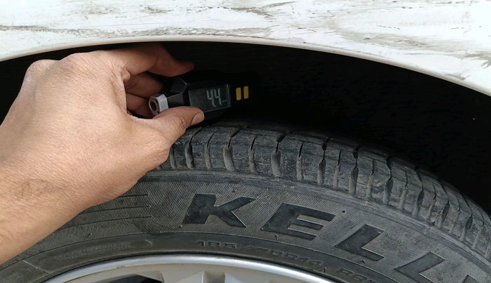 2010 Hyundai i20 SPORTZ 1.2, Petrol, Manual, 84,945 km, tyre