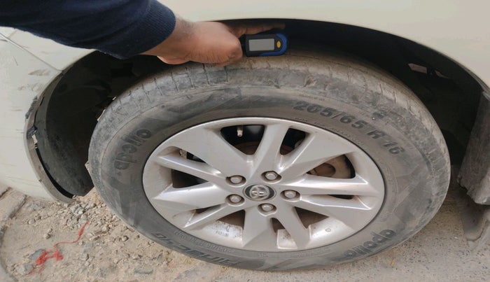 2019 Toyota Innova Crysta 2.4 VX 8 STR, Diesel, Manual, 86,687 km, tyre