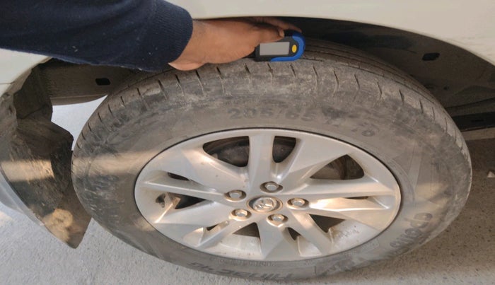 2019 Toyota Innova Crysta 2.4 VX 8 STR, Diesel, Manual, 86,687 km, tyre