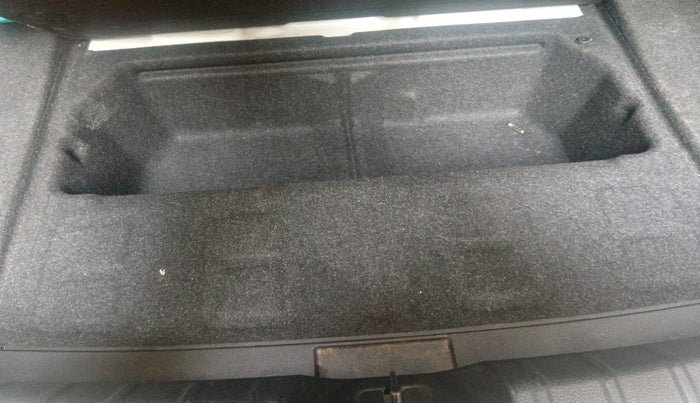 2013 BMW 3 Series 320d, Diesel, Automatic, 45,845 km, tyre