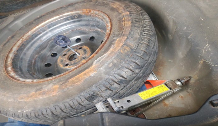 2017 Maruti Dzire VXI AMT, Petrol, Automatic, 58,515 km, tyre