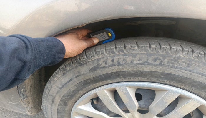 2017 Maruti Dzire VXI AMT, Petrol, Automatic, 58,515 km, tyre