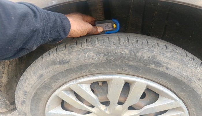 2017 Maruti Dzire VXI AMT, Petrol, Automatic, 58,515 km, tyre