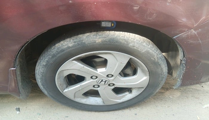 2014 Honda City 1.5L I-VTEC VX CVT, Petrol, Automatic, 1,29,126 km, tyre