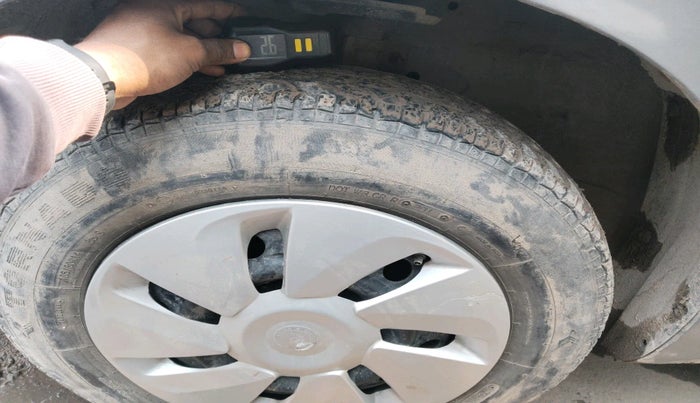 2013 Maruti Swift Dzire VXI, Petrol, Manual, 1,34,838 km, tyre