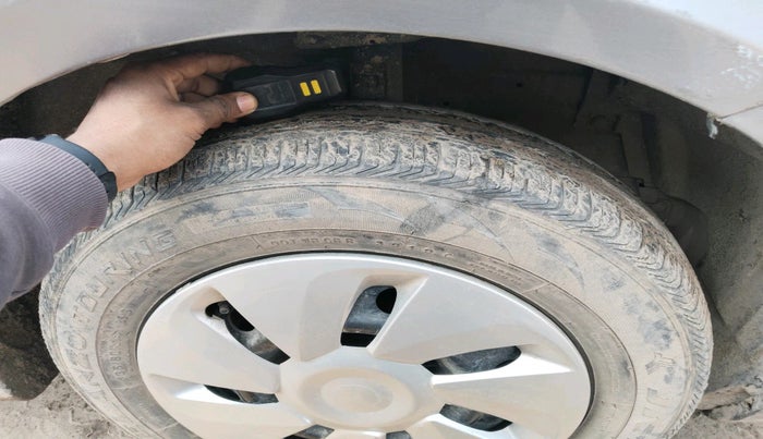 2013 Maruti Swift Dzire VXI, Petrol, Manual, 1,34,838 km, tyre