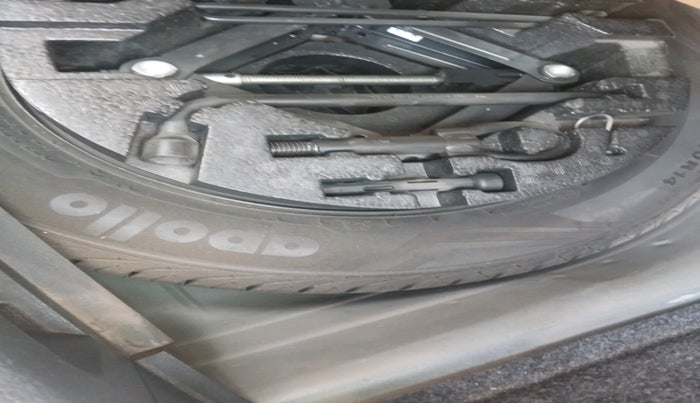 2018 Volkswagen Polo HIGHLINE PLUS 1.2(16 ALLOY, Petrol, Manual, 64,000 km, tyre