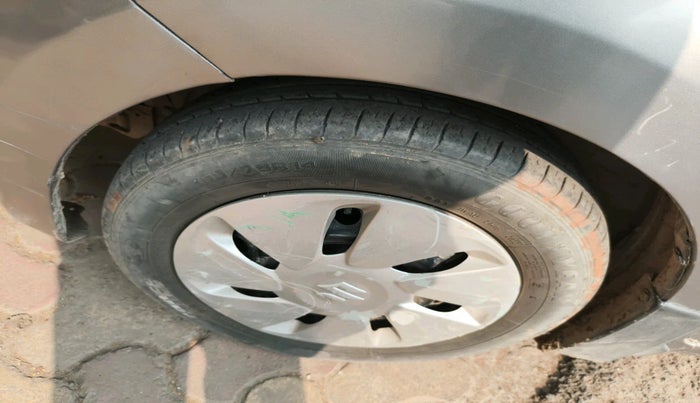 2016 Maruti Celerio VXI CNG, Petrol, Manual, 85,263 km, tyre