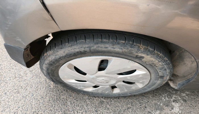 2016 Maruti Celerio VXI CNG, Petrol, Manual, 85,263 km, tyre