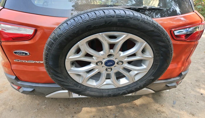 2013 Ford Ecosport TITANIUM 1.5L DIESEL (OPT), Diesel, Manual, 1,19,274 km, tyre