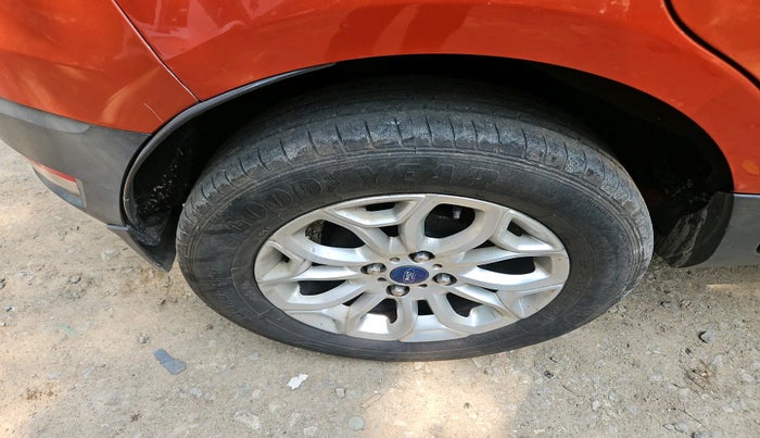 2013 Ford Ecosport TITANIUM 1.5L DIESEL (OPT), Diesel, Manual, 1,19,274 km, tyre