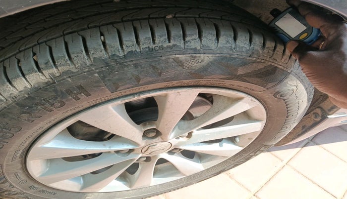 2015 Maruti Ertiga ZXI, Petrol, Manual, 41,211 km, tyre