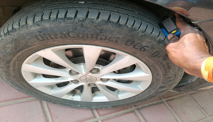 2015 Maruti Ertiga ZXI, Petrol, Manual, 41,211 km, tyre