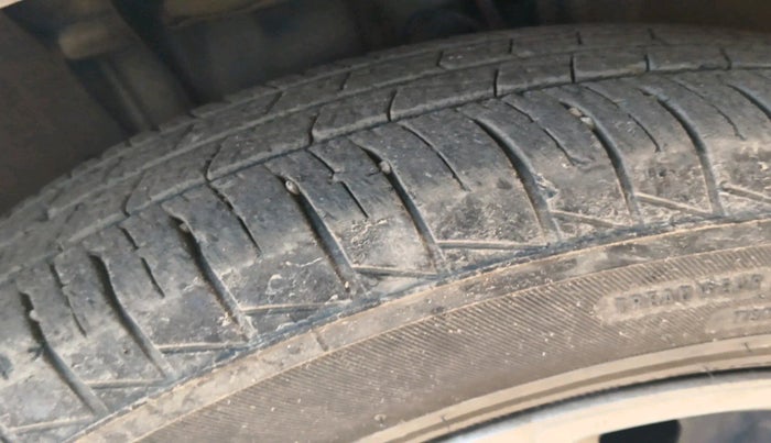 2023 Renault TRIBER RXT, Petrol, Manual, 12,594 km, tyre