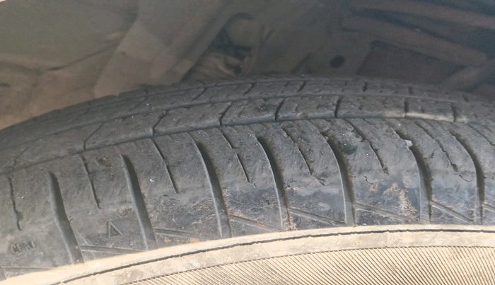 2023 Renault TRIBER RXT, Petrol, Manual, 12,594 km, tyre