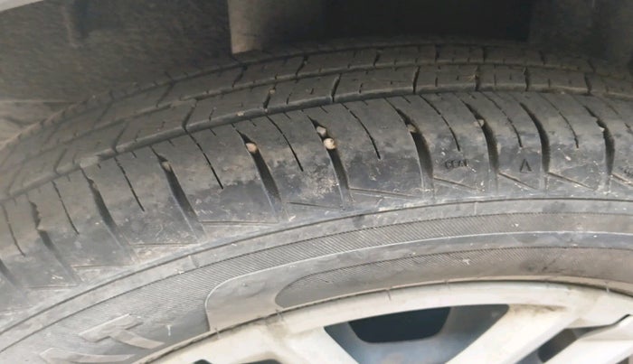 2023 Renault TRIBER RXT, Petrol, Manual, 12,594 km, tyre