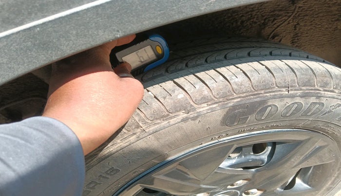 2023 Hyundai VENUE SX 1.2 PETROL, Petrol, Manual, 8,757 km, tyre