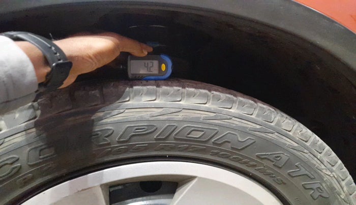 2018 Mahindra XUV500 W6, Diesel, Manual, 57,950 km, tyre