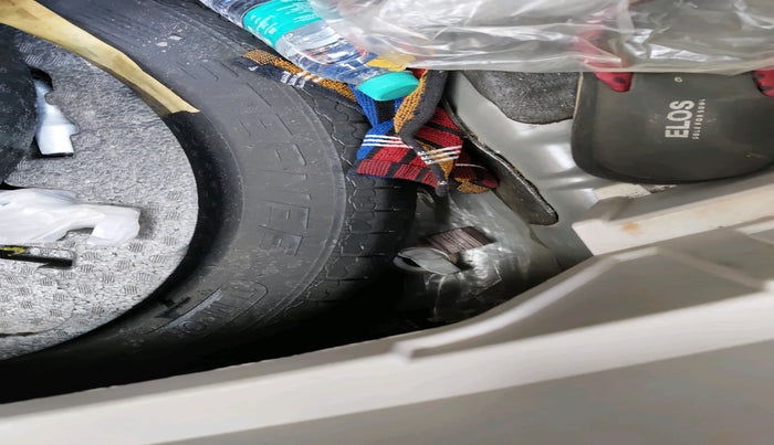 2023 Mahindra XUV300 W4 1.5 DIESEL, Diesel, Manual, 42,800 km, tyre