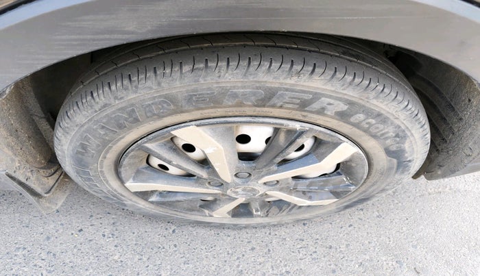 2023 Mahindra XUV300 W4 1.5 DIESEL, Diesel, Manual, 42,800 km, tyre