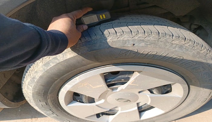 2018 Mahindra XUV500 W6 1.99, Diesel, Manual, 76,329 km, tyre