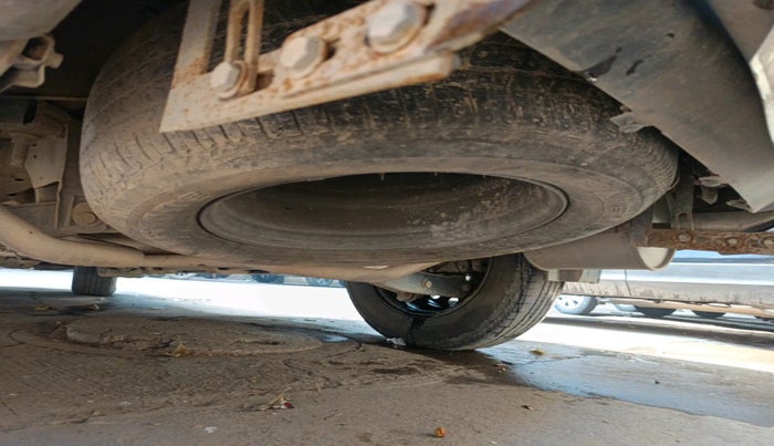 2018 Mahindra XUV500 W6 1.99, Diesel, Manual, 76,329 km, tyre