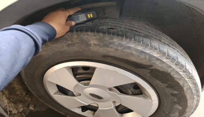 2018 Mahindra XUV500 W6 1.99, Diesel, Manual, 76,329 km, tyre