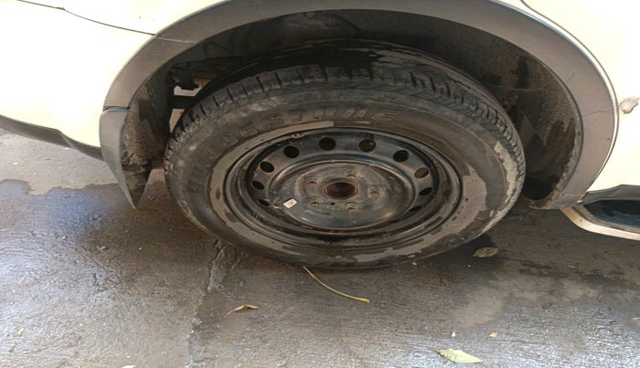 2018 Mahindra XUV500 W6 1.99, Diesel, Manual, 76,329 km, tyre