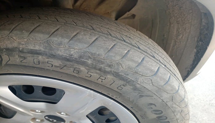 2024 KIA SELTOS HTE 1.5D IMT, Diesel, Manual, 34,369 km, tyre