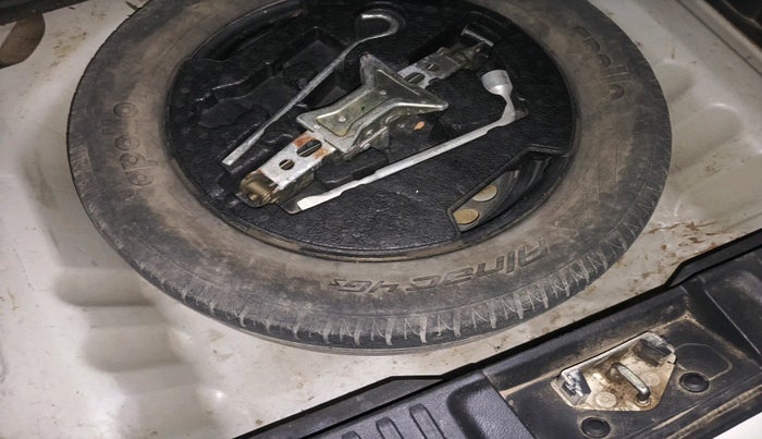 2018 Maruti Vitara Brezza ZDI, Diesel, Manual, 1,37,549 km, tyre