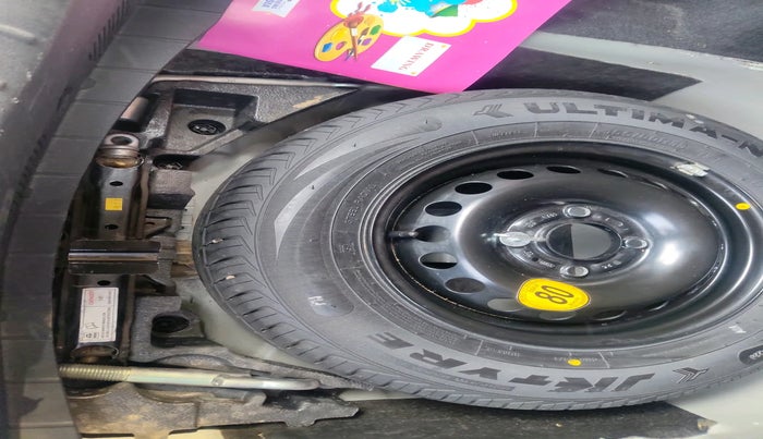 2021 Tata TIGOR XE PETROL, Petrol, Manual, 61,163 km, tyre