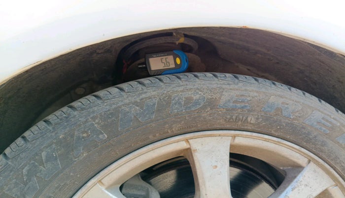 2010 Chevrolet Cruze LTZ, Diesel, Manual, 1,10,120 km, tyre