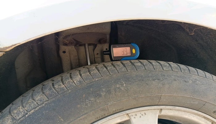 2010 Chevrolet Cruze LTZ, Diesel, Manual, 1,10,120 km, tyre