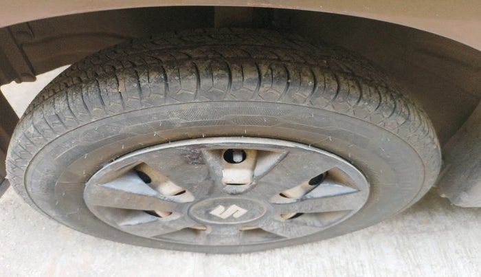 2013 Maruti Wagon R 1.0 LXI CNG, Petrol, Manual, 1,14,630 km, tyre