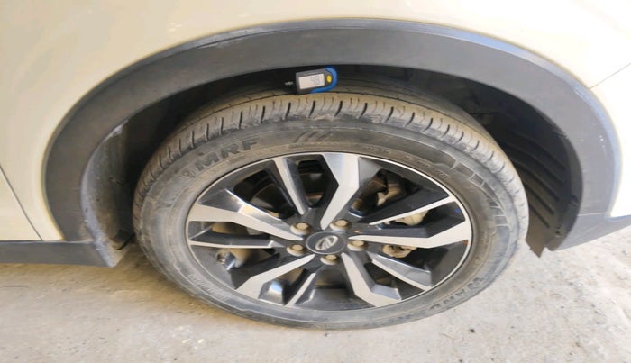 2020 Mahindra XUV300 W8 1.2 PETROL, Petrol, Manual, 63,587 km, tyre