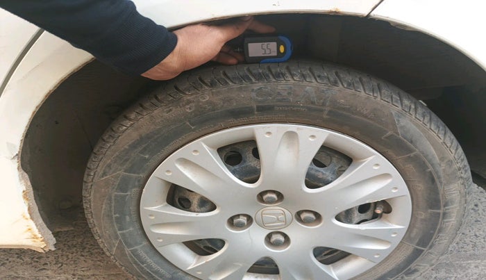 2015 Honda Brio S MT, Petrol, Manual, 87,219 km, tyre