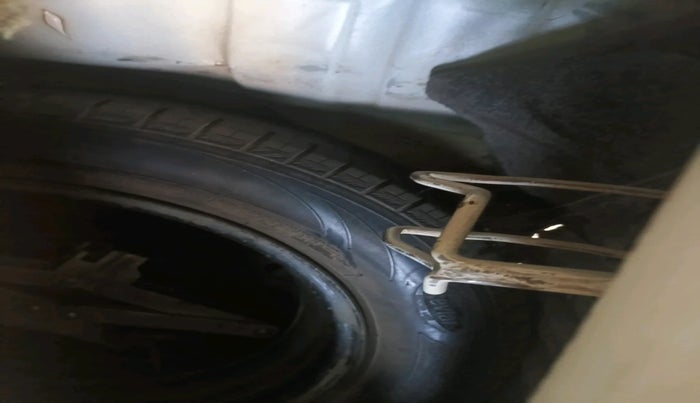 2015 Honda Brio S MT, Petrol, Manual, 87,219 km, tyre