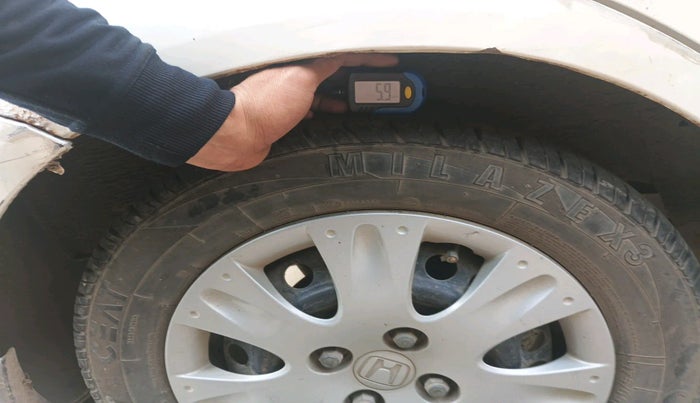 2015 Honda Brio S MT, Petrol, Manual, 87,219 km, tyre