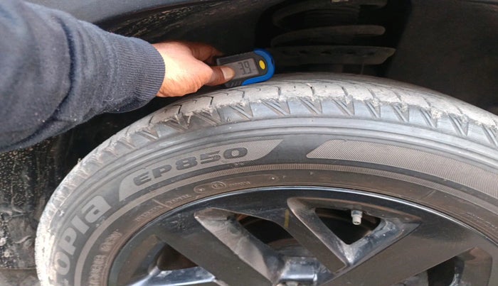 2022 Tata Harrier XZA PLUS 2.0L DARK EDITION, Diesel, Automatic, 59,634 km, tyre