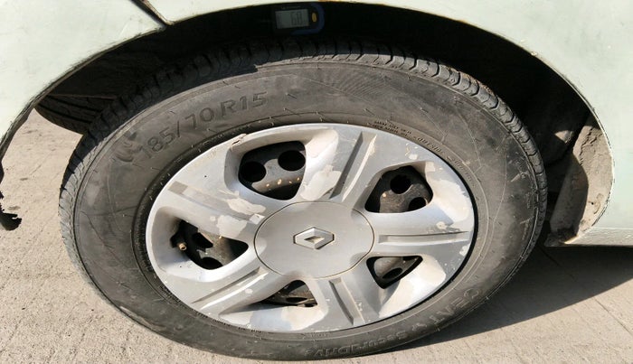 2015 Renault Lodgy 85 PS RXL, Diesel, Manual, 1,13,149 km, tyre