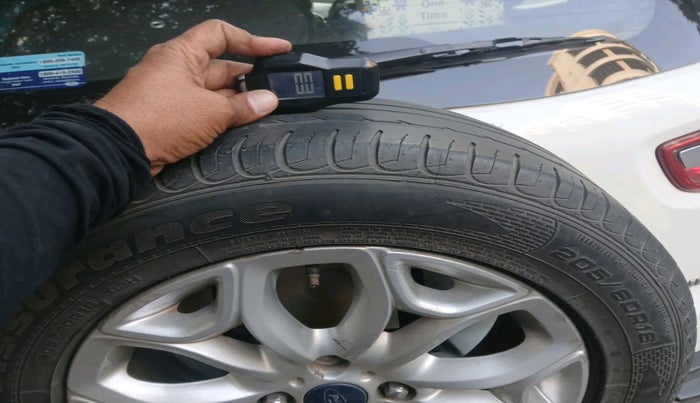 2017 Ford Ecosport TITANIUM 1.5L DIESEL, Diesel, Manual, 1,17,056 km, tyre