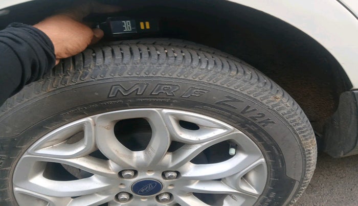 2017 Ford Ecosport TITANIUM 1.5L DIESEL, Diesel, Manual, 1,17,056 km, tyre