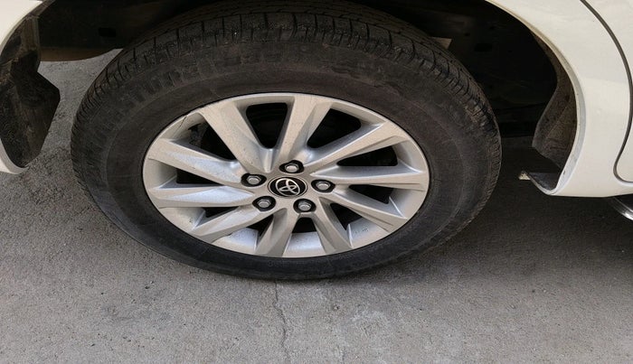 2022 Toyota Innova Crysta 2.4 G 7 STR, Diesel, Manual, 1,59,065 km, tyre