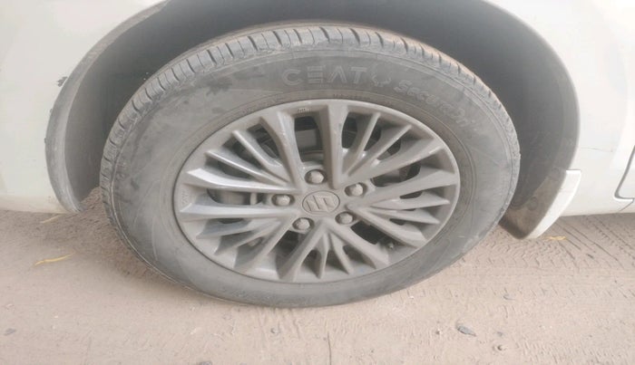 2020 Maruti Ertiga ZXI+ SHVS, Petrol, Manual, 80,000 km, tyre