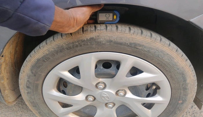 2017 Hyundai Grand i10 SPORTZ 1.2 KAPPA VTVT, Petrol, Manual, 90,645 km, tyre