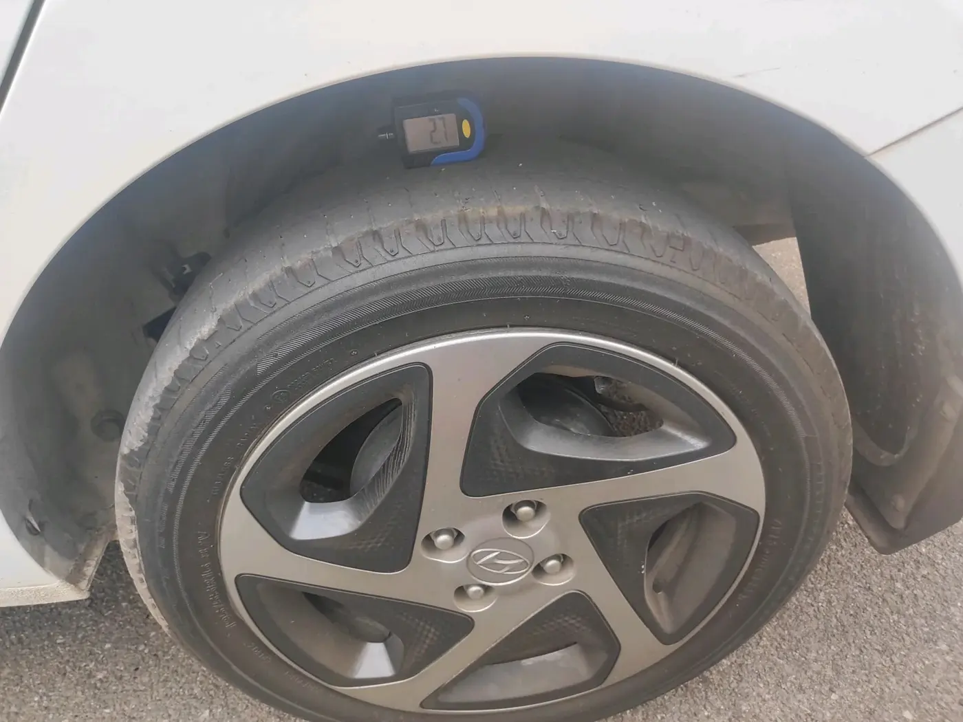 2022 Hyundai Verna S PLUS 1.5 VTVT, Petrol, Manual, 46,163 km, tyre
