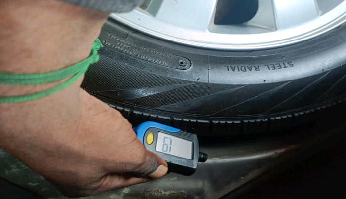 2012 Maruti Ritz VXI ABS, Petrol, Manual, 79,096 km, tyre