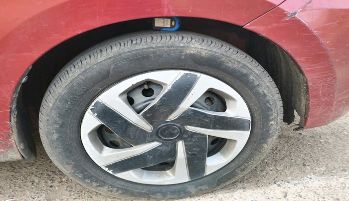2014 Maruti Celerio ZXI, Petrol, Manual, 1,63,232 km, tyre