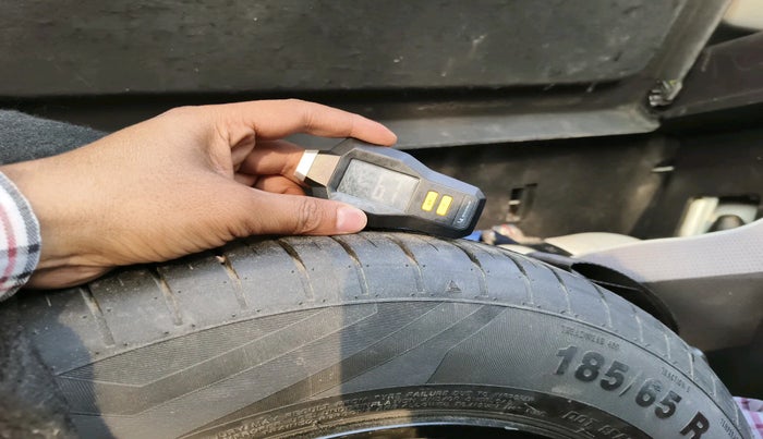 2023 Maruti Baleno  ZETA CNG 1.2L, Petrol, Manual, 1,41,705 km, tyre