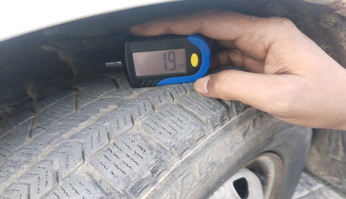 2019 Maruti Eeco 7 STR, Petrol, Manual, 1,76,887 km, tyre